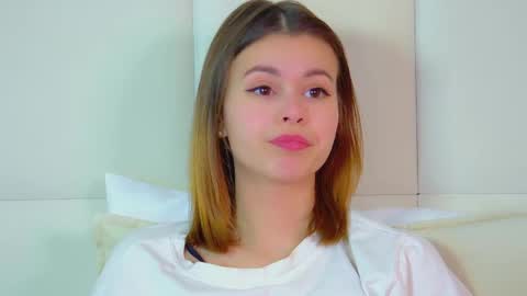 Snapshot of pollylanders chatting on February 2025 10:09:01 AM Polly online show from February 2025 10:09:01 AM