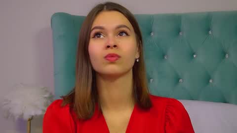 Snapshot of pollylanders chatting on October 2025 06:06:01 PM Polly online show from October 2025 06:06:01 PM