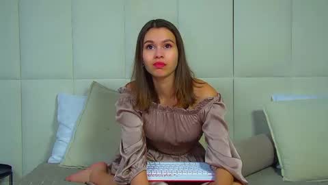 Polly online show from March 2026 08:12:02 PM