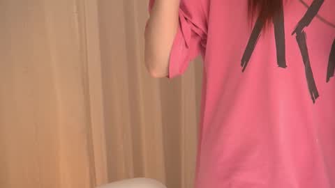 Snapshot of poni_dii chatting on February 2026 10:09:01 AM online show from February 2026 10:09:01 AM