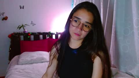 Snapshot of porcelainlux chatting on December 2024 04:24:01 AM porcelainlux online show from December 2024 04:24:01 AM