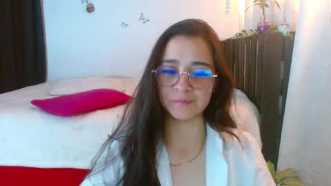 Snapshot of porcelainlux chatting on January 2025 03:15:01 AM porcelainlux online show from January 2025 03:15:01 AM