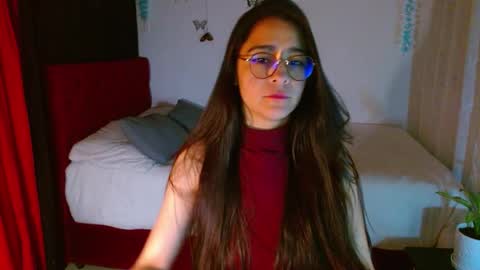 Snapshot of porcelainlux chatting on February 2025 04:39:01 AM porcelainlux online show from February 2025 04:39:01 AM