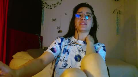 Snapshot of porcelainlux chatting on February 2025 06:29:02 AM porcelainlux online show from February 2025 06:29:02 AM