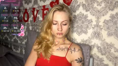 Snapshot of porshes chatting on September 2025 05:21:01 AM HERES SILVIA AND OlIVIA WELCOME EVERYONE LOVENSE DOMI REACT TO YOUR TIPS LETS MAKE A GREAT SHOW TOGETHER online show from September 2025 05:21:01 AM