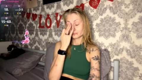Snapshot of porshes chatting on October 2025 03:34:01 PM HERES SILVIA AND OlIVIA WELCOME EVERYONE LOVENSE DOMI REACT TO YOUR TIPS LETS MAKE A GREAT SHOW TOGETHER online show from October 2025 03:34:01 PM
