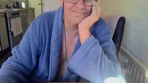 poshman65 online show from October 2025 11:28:01 AM