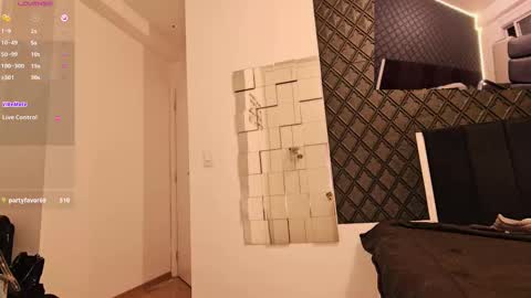 Snapshot of powercouplemix chatting on February 2025 05:04:01 AM Ravena Rozz online show from February 2025 05:04:01 AM