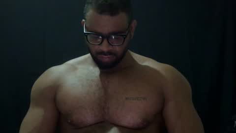 Snapshot of powerdmuscle chatting on April 2026 11:04:01 PM powerdmuscle online show from April 2026 11:04:01 PM