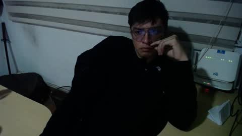 powerfulzeus2 online show from December 2025 04:31:02 AM