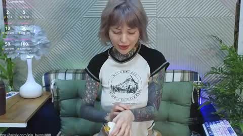 Lola online show from March 2026 05:01:02 AM