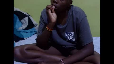 Snapshot of precious_nesh chatting on November 2025 06:40:02 PM precious_nesh online show from November 2025 06:40:02 PM