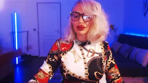 Victoria online show from December 2024 08:28:02 PM