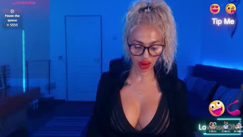 Victoria online show from September 2025 08:55:02 PM