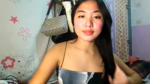 pretty_am online show from November 2025 06:04:02 PM