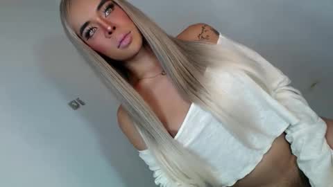 pretty_cloeh online show from May 2026 04:51:02 AM