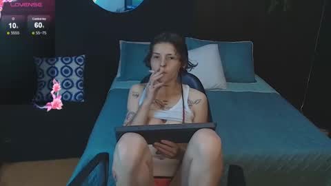 pretty_cristal22 online show from December 2025 02:18:01 AM