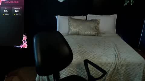 Snapshot of pretty_cristal22 chatting on February 2026 12:09:02 PM pretty_cristal22 online show from February 2026 12:09:02 PM