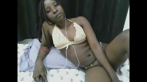Snapshot of pretty_do chatting on May 2026 12:07:01 AM pretty online show from May 2026 12:07:01 AM