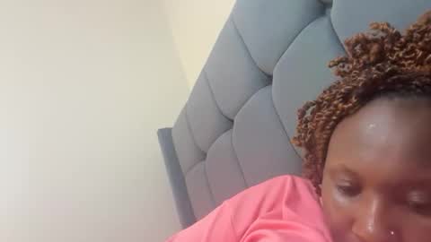 Snapshot of pretty_ellsie chatting on October 2025 05:27:02 AM independent model online show from October 2025 05:27:02 AM