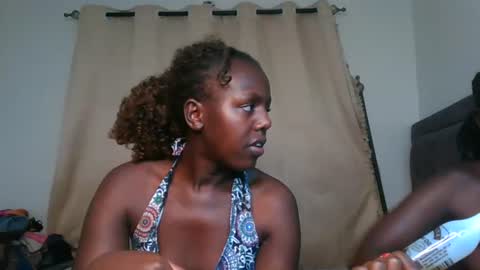 Snapshot of pretty_empress chatting on August 2026 07:01:02 PM pretty_empress online show from August 2026 07:01:02 PM