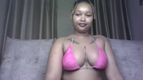 Tracy online show from October 2025 07:45:02 PM