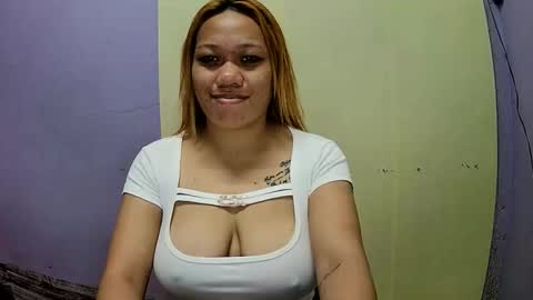 Snapshot of pretty_lyn08 chatting on February 2026 04:56:02 PM pretty_lyn08 online show from February 2026 04:56:02 PM