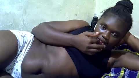 pretty_melan online show from April 2026 09:12:01 PM