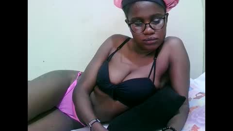 Snapshot of pretty_mellan chatting on February 2025 06:04:01 AM pretty_mellan online show from February 2025 06:04:01 AM