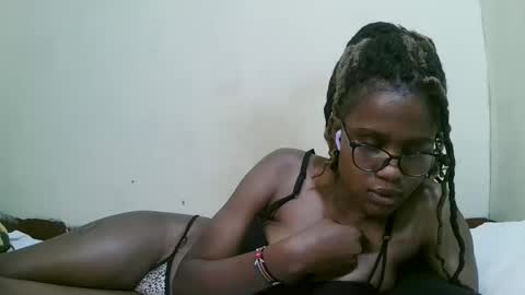 Snapshot of pretty_mellan chatting on February 2025 02:20:02 AM pretty_mellan online show from February 2025 02:20:02 AM