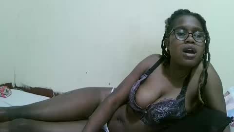 Snapshot of pretty_mellan chatting on February 2025 01:16:02 AM pretty_mellan online show from February 2025 01:16:02 AM