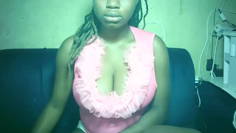 Snapshot of pretty_milan chatting on December 2025 09:05:01 AM pretty_milan online show from December 2025 09:05:01 AM