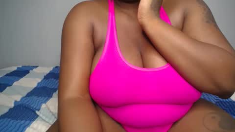 Snapshot of pretty_naomi chatting on March 2026 04:36:01 PM creamy squirter online show from March 2026 04:36:01 PM