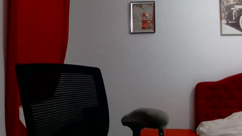 Snapshot of pretty_natalie chatting on June 2026 10:00:01 PM PrettyNatalie online show from June 2026 10:00:01 PM