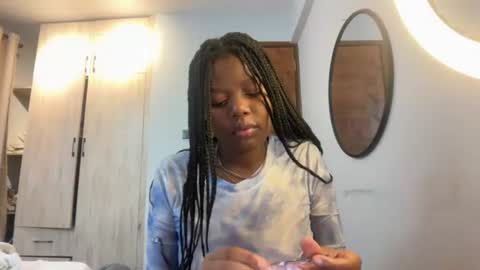 Snapshot of pretty_peaches chatting on June 2026 11:29:01 PM Pretty peaches online show from June 2026 11:29:01 PM