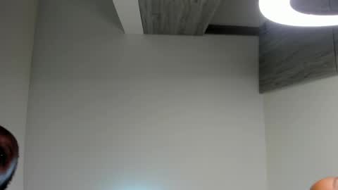 Snapshot of pretty_peshy chatting on April 2026 07:05:02 PM pretty_peshy online show from April 2026 07:05:02 PM