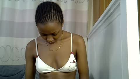 Snapshot of pretty_petite24 chatting on January 2025 01:47:01 PM pretty_petite24 online show from January 2025 01:47:01 PM