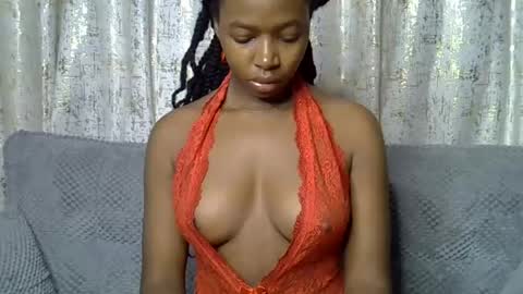 Snapshot of pretty_petite24 chatting on June 2026 03:33:01 AM pretty_petite24 online show from June 2026 03:33:01 AM