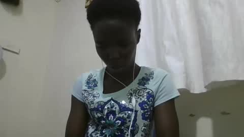 pretty_petite_ebony online show from October 2025 10:00:02 PM