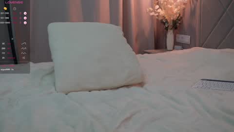 Elina online show from February 2025 07:33:01 PM