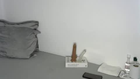 Pretty doll online show from October 2025 08:54:02 PM