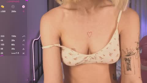 Snapshot of pretty_smile_baby chatting on May 2026 05:59:02 AM pretty smile baby online show from May 2026 05:59:02 AM