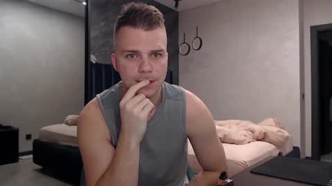 Justin online show from November 2025 09:15:01 PM