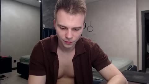 Snapshot of pretty_sweety chatting on June 2026 08:18:01 PM Justin online show from June 2026 08:18:01 PM