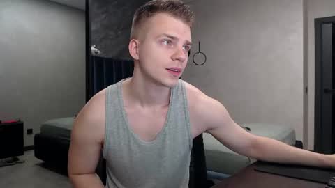 Snapshot of pretty_sweety chatting on August 2026 04:15:02 AM Justin online show from August 2026 04:15:02 AM