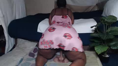 Snapshot of prettyblack25 chatting on April 2026 12:30:02 AM Cindy online show from April 2026 12:30:02 AM