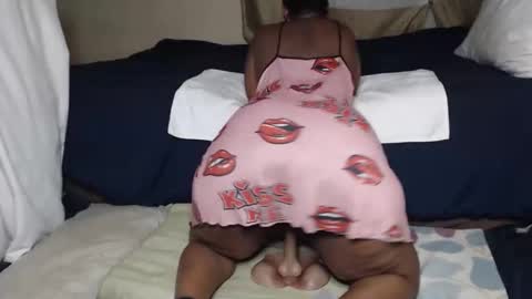 Snapshot of prettyblack25 chatting on May 2026 11:54:01 PM Cindy online show from May 2026 11:54:01 PM