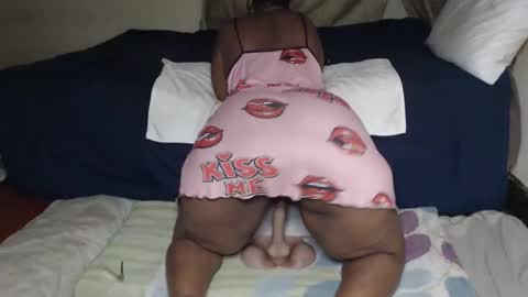 Snapshot of prettyblack25 chatting on May 2026 01:35:01 AM Cindy online show from May 2026 01:35:01 AM