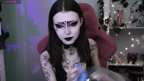 Violet online show from February 2026 11:14:02 PM