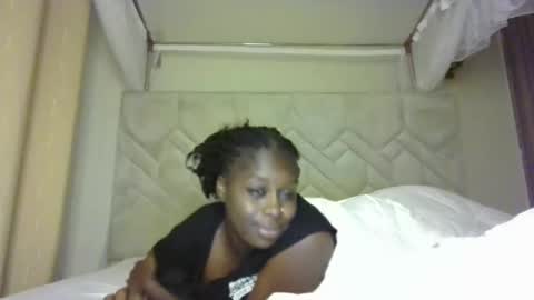 prettydulce online show from April 2026 03:39:02 PM